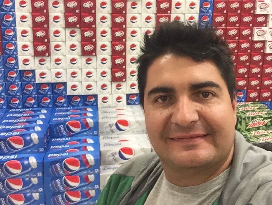 Juan Carlos Villegas le reveló a SEMANA que se separó de la mamá de sus tres hijos.