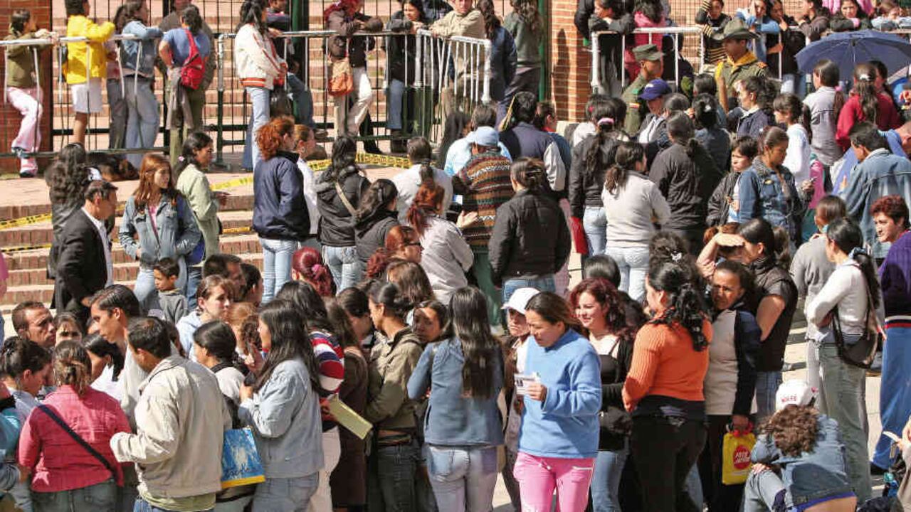 Por medio de programas como Familias en Acción, el Gobierno busca aumentar los giros para los colombianos más vulnerables ante esta pandemia.