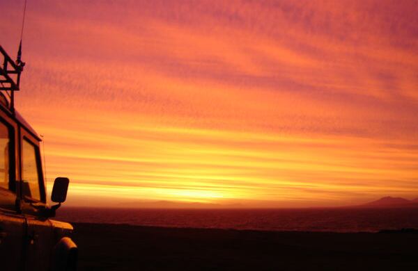 Gracias a los 116 navíos de españoles, coreanos o taiwaneses que operan en esas aguas, el Producto Interno Bruto los ubica en el cuarto lugar detrás de Qatar, Liechtenstein y Luxemburgo. 