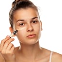 El corrector de ojeras ayuda a ocultar las imperfecciones.