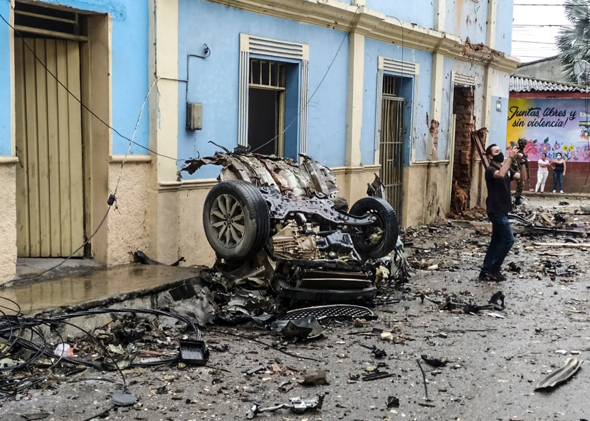 43 personas resultaron afectadas por la explosión del carro bomba en Corinto, Cauca, la tarde de este viernes.