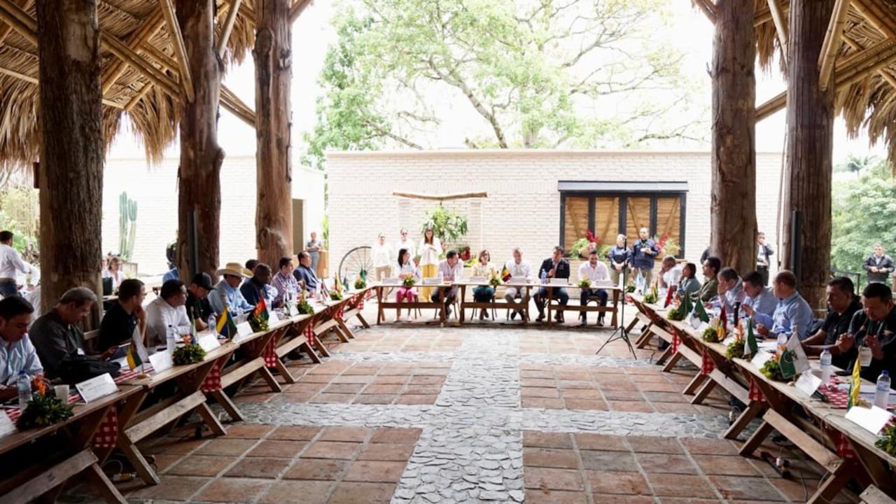 Así avanza la cumbre de gobernadores en Quindío.