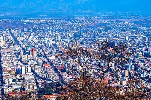 El hecho ocurrió en un barrio de la ciudad de Salta, ubicada en el noroeste, de Argentina, en un hecho que es investigado por las autoridades.