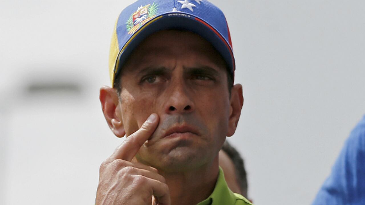 La oposición, liderada por Henrique Capriles, obtuvo el 42,7% de las votaciones municipales de Venezuela. Mientras que el chavismo tuvo el 49,2% de los sufragios.