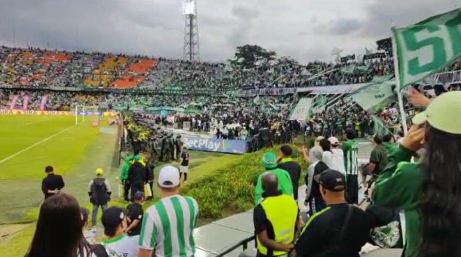 Manifestaciones en el estadio Atanasio Girardot.