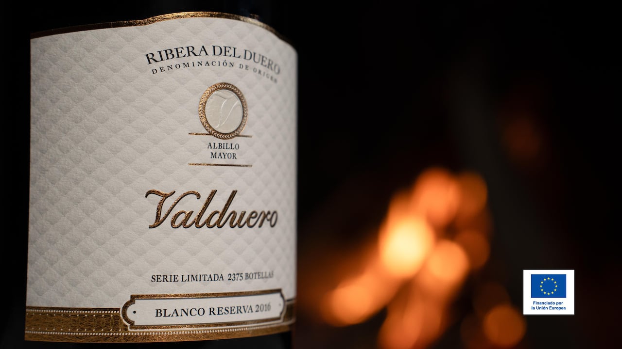 La elaboración artesanal de este vino blanco es paciente y esmerada.