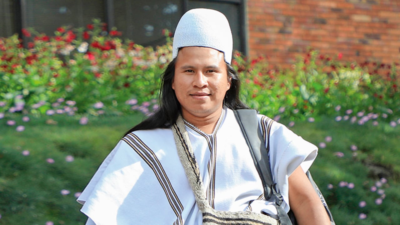 Los ika, iku, o bintukua –llamados comúnmente arhuacos– son un pueblo amerindio que habla un idioma de la familia chibcha, y habita la vertiente meridional de la Sierra Nevada de Santa Marta.