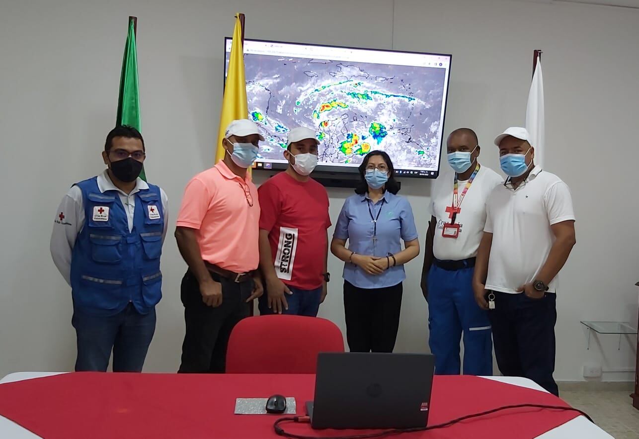 Dir. General del Ideam, Yolanda González, en puesto de mando en el departamento de La Guajira, supervisando movimiento del fenómeno.