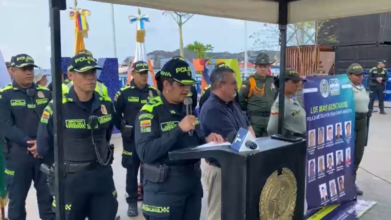 Invitaron a la ciudadanía a denunciar para encontrar a los señalados en el cartel.