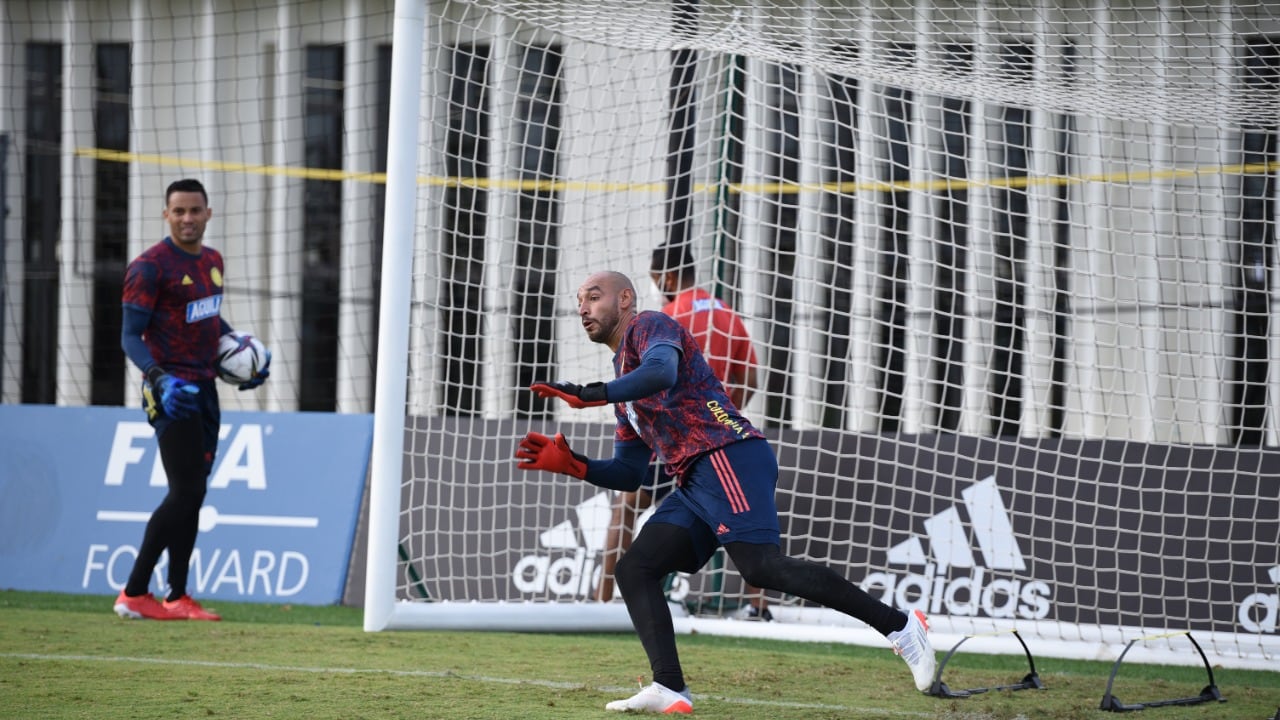 A sus 32 años y después de sus grandes actuaciones con América de Cali, Diego Novoa fue uno de los 20 llamados por Reinaldo Rueda para enfrentar el amistoso con Honduras en Estados Unidos el 16 de enero.