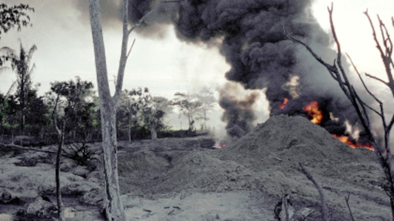 Desde 1999, el fotógrafo estadounidense Stephen Ferry ha retratado las diferentes caras del conflicto colombiano.