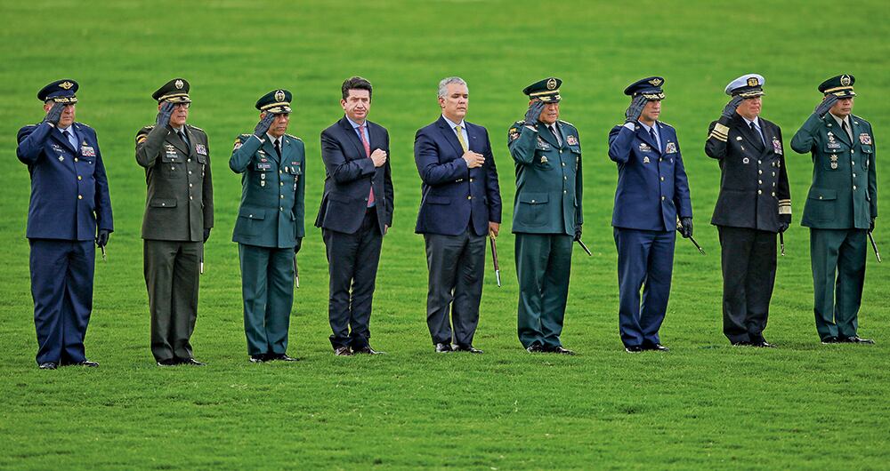 Zapateiro cree firmemente que el éxito del Ejecutivo va de la mano de un trabajo mancomunado con el Ejército. Dice estar seguro de que, con el tiempo, el presidente electo valorará el esfuerzo de todos los soldados de tierra, mar y aire, y de los policías. El saliente general es, además, un hombre de familia.