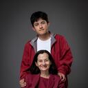 Clara Rojas y su hijo, Emanuel, hoy estudiante universitario de derecho.