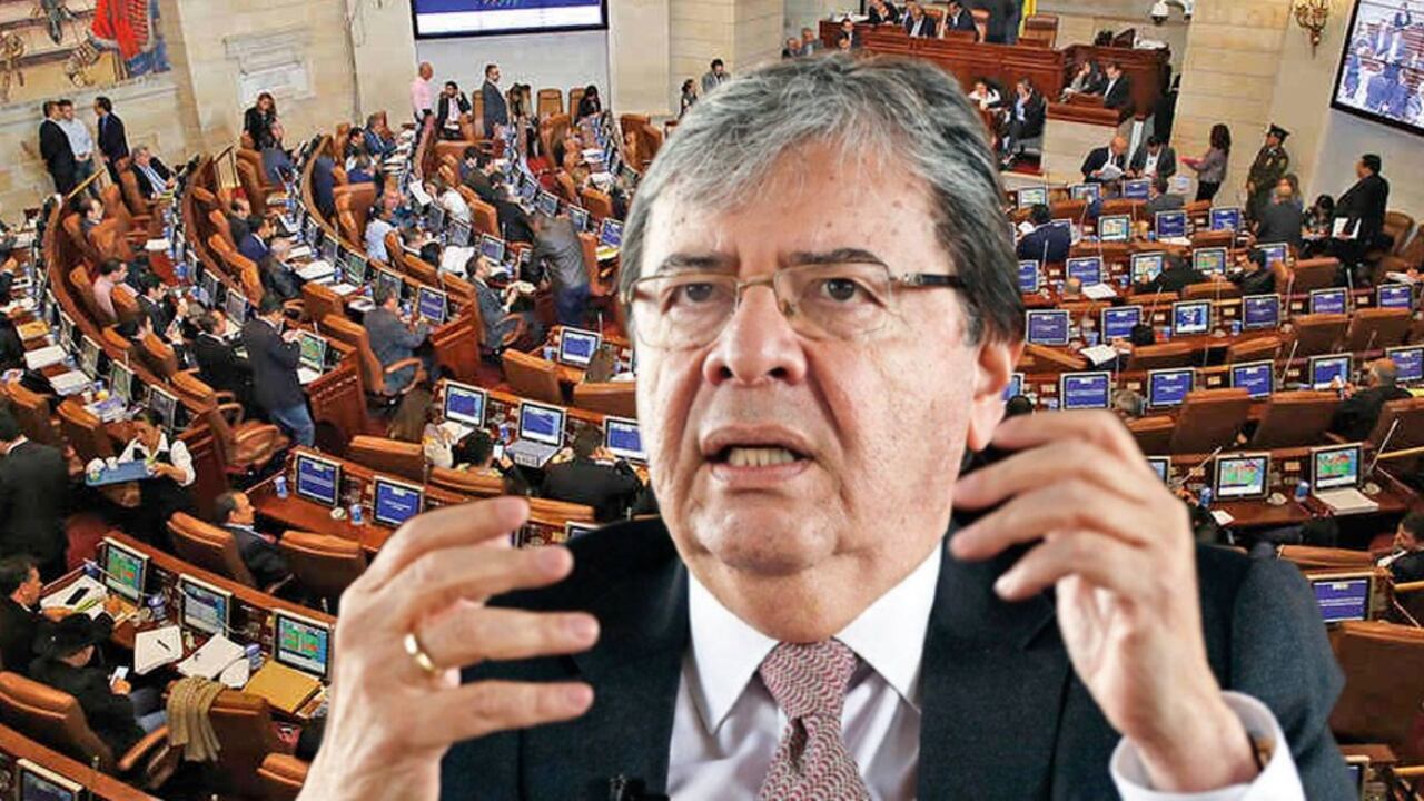 Carlos Holmes Trujillo deberá responder tres mociones de censura en el Congreso.
