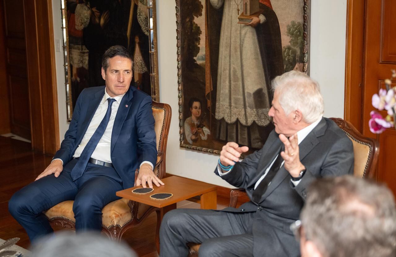 Senador estadounidense Bernie Moreno visitó a Miguel Uribe Londoño, padre de Miguel Uribe Turbay.