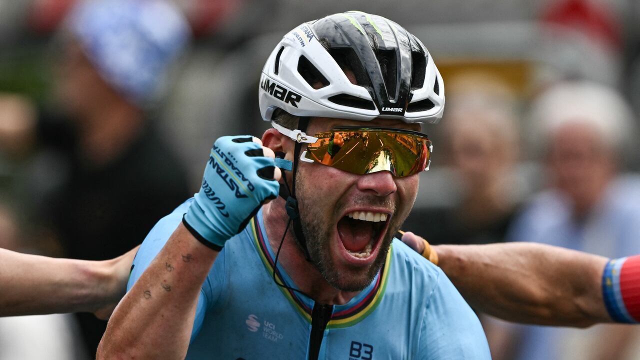 Astana Qazaqstan Team's British rider Mark Cavendish cycles to the finish line to win the 5th stage of the 111th edition of the Tour de France cycling race, 177,5 km between Saint-Jean-de-Maurienne and Saint-Vulbas, on July 3, 2024. (Photo by Marco BERTORELLO / AFP)