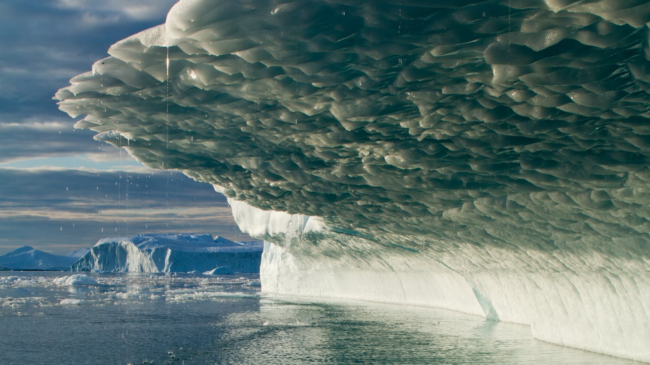 Con una extensión de 5.719 kilómetros cuadrados, una cuarta parte del tamaño de Gales, supone ser el iceberg más grande de la Tierra