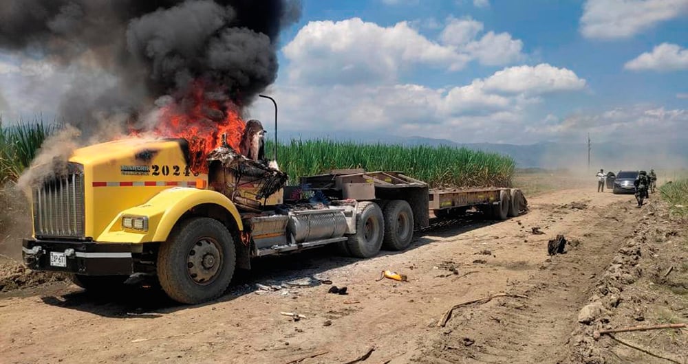 La maquinaria vandalizada en el norte del Cauca pertenecía al ingenio Riopaila, y sus trabajadores fueron amenazados.  Asocaña pide que cesen los actos hostiles contra la población civil que labora con la caña en estos terrenos. 