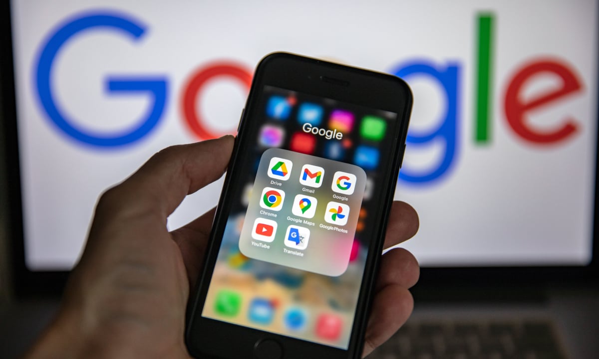 TURKEY - 2022/09/15: In this photo illustration, Google Apps seen displayed on a smartphone. The EU General Court affirms the Commission's decision that Google has imposed unlawful restrictions on Android device manufacturers and mobile network operators to consolidate the dominance of the search engine. The European Union (EU) court upheld a 4 billion euro fine for Google. (Photo Illustration by Getty Images/Onur Dogman/SOPA Images/LightRocket)