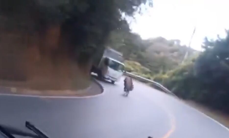 El accidente fue provocado por la imprudencia del ciclista