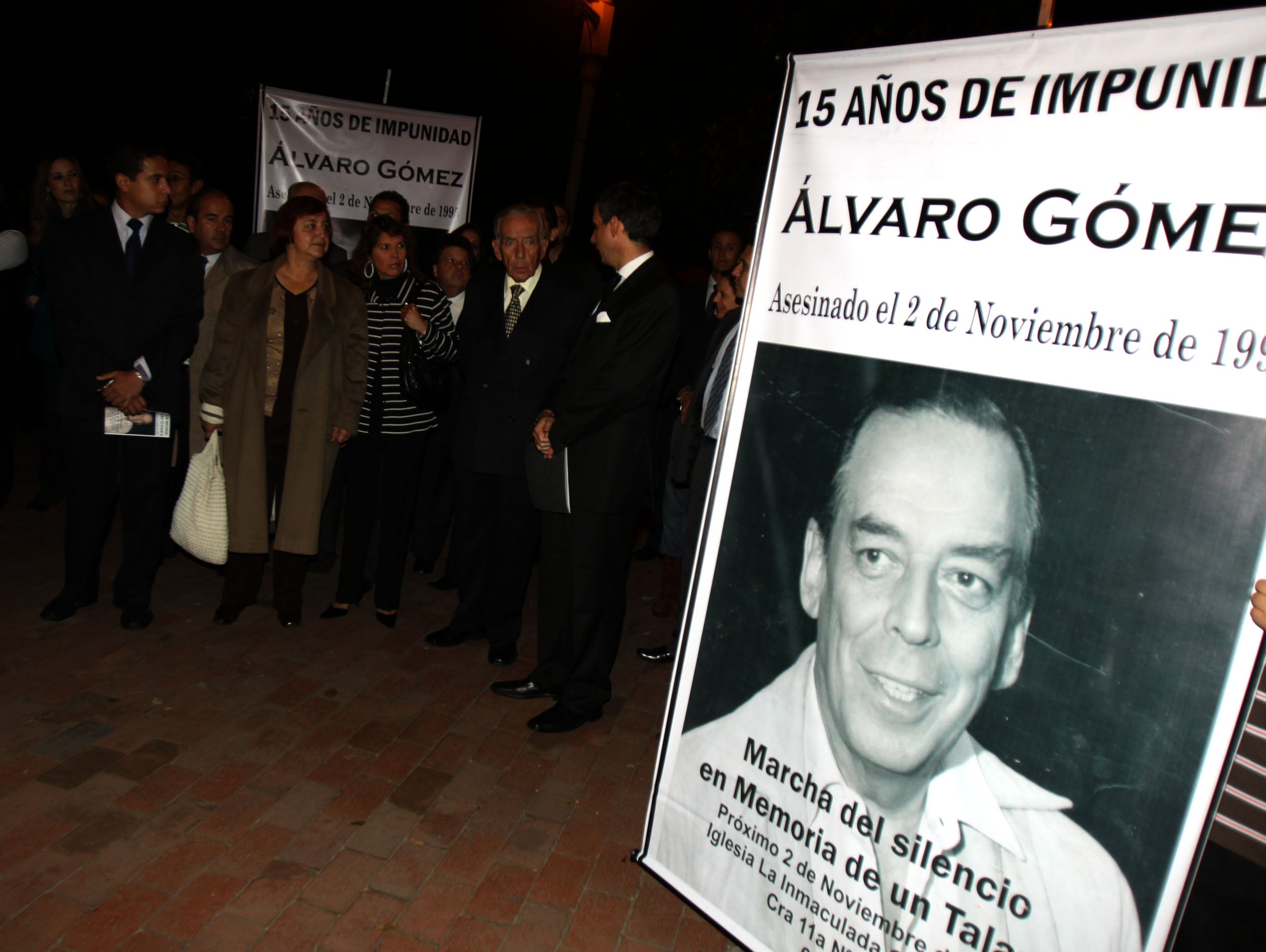 La Procuraduría General de la Nación presentó una tutela contra de la Fiscalía para que en un término “corto y prudencial emita pronunciamiento de fondo sobre la solicitud que presentó el Ministerio Público de declarar el crimen de lesa humanidad por la muerte violenta de Álvaro Gómez Hurtado”.