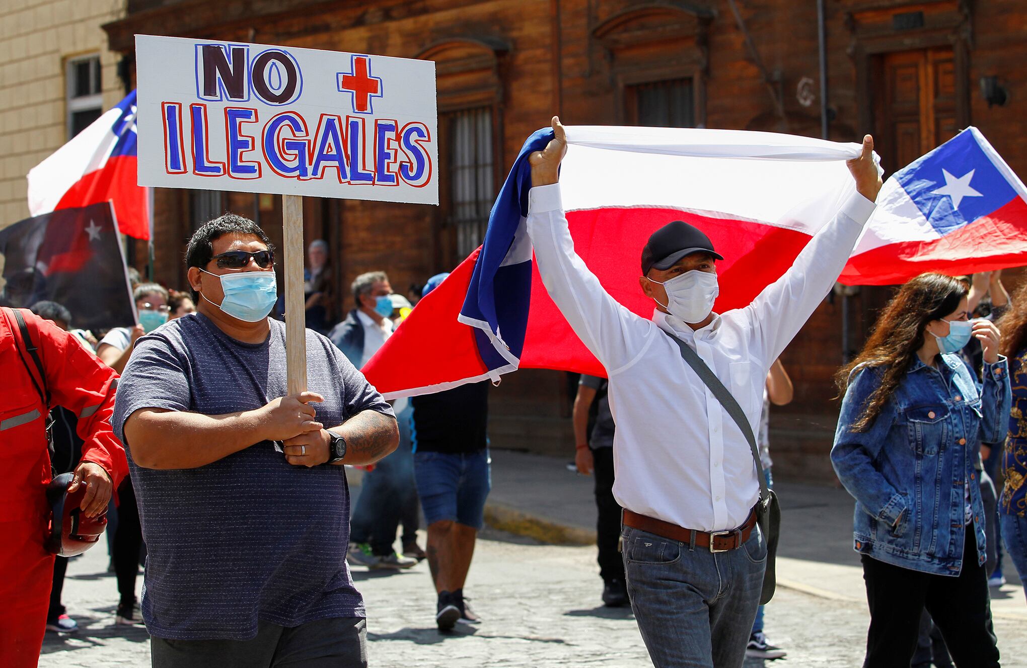 En Imágenes. Enfrentamiento entre antiinmigración y migrantes venezolanos en Chile