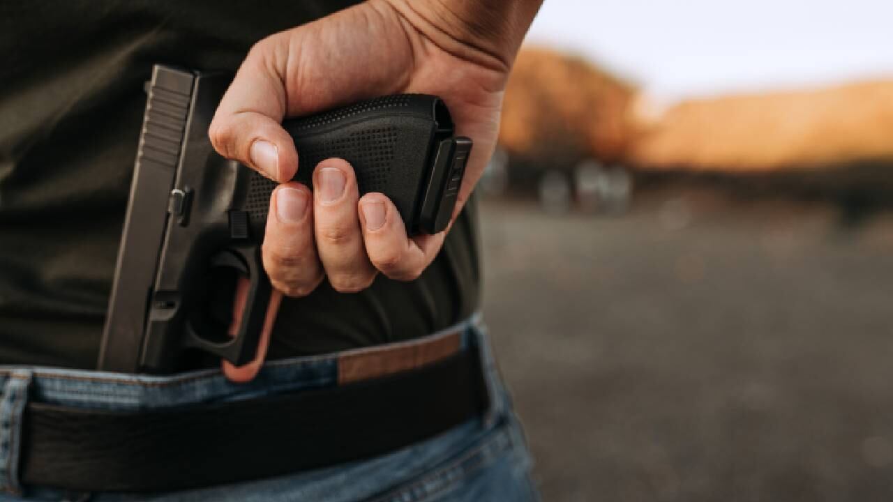 Policía que abatió a dos delincuentes vestía de civil y los gritos de su mamá y hermana lo alertaron (imagen de referencia).