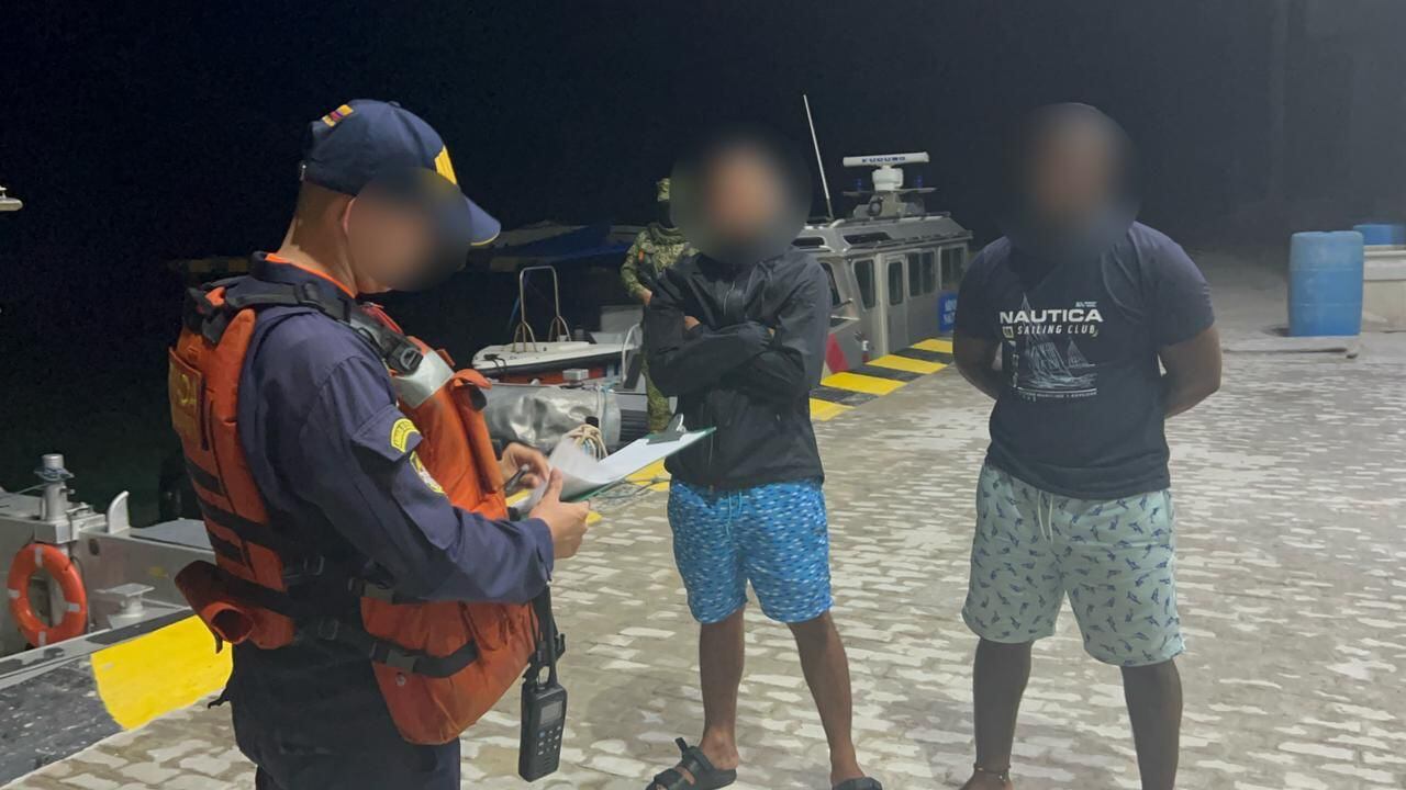 Armada rescata a 25 migrantes, entre ellos ocho menores, que viajaban de San Andrés a Centroamérica en busca del ‘sueño americano’