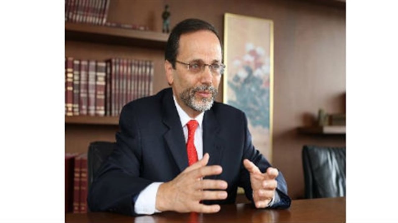 Para el presidente de la Cámara Colombiana del Libro, Enrique González, la llegada del Kindle estimulará la competencia en lectores digitales.