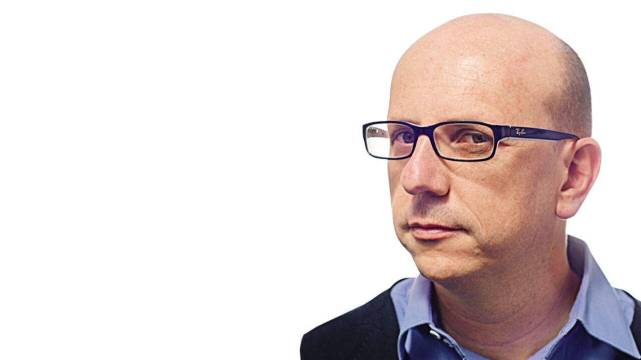 "Deberás aceptar estoicamente la idea de que un gobierno de derecha nombre a un hombre de derecha a la cabeza de sus archivos públicos."