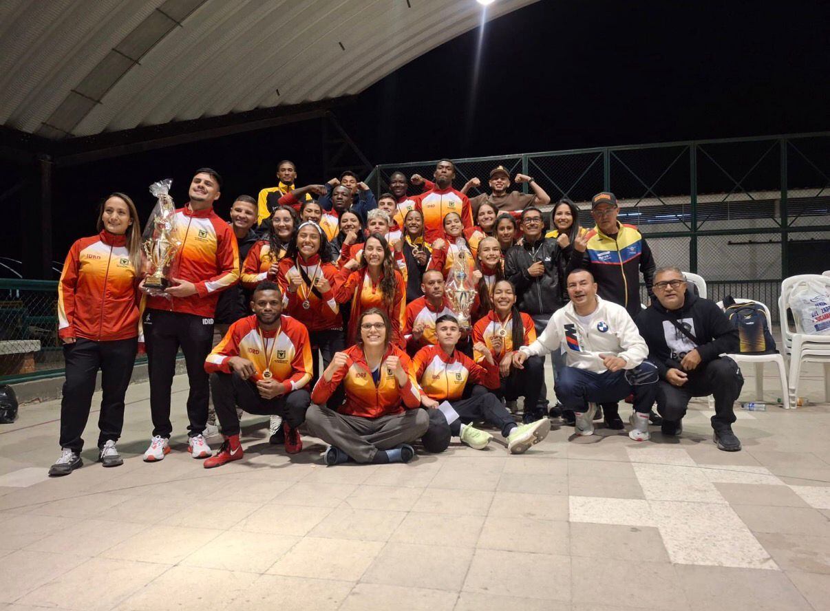 Delegación de Bogotá en el Campeonato Nacional Interligas de boxeo, categoría Mayores