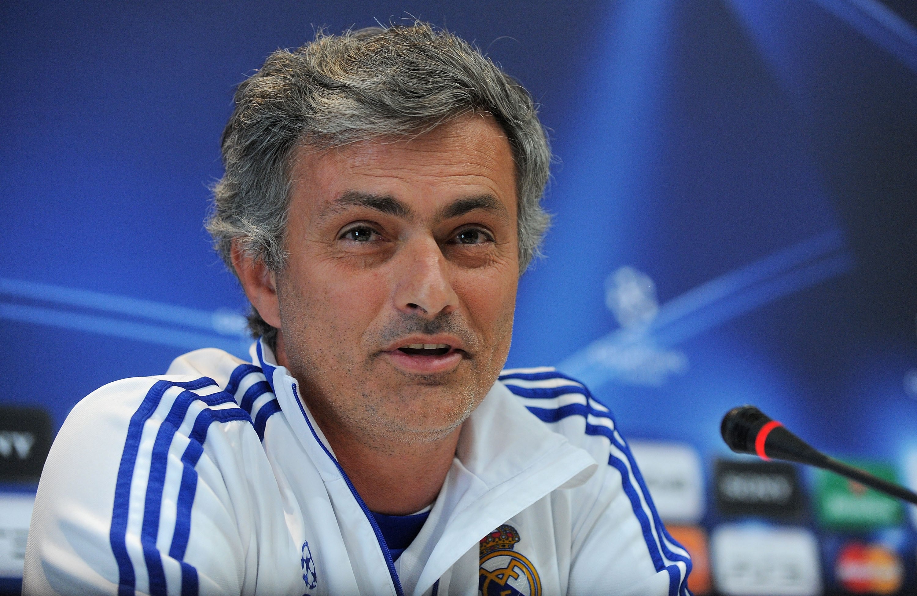 José Mourinho dirigiendo al Real Madrid en 2011.