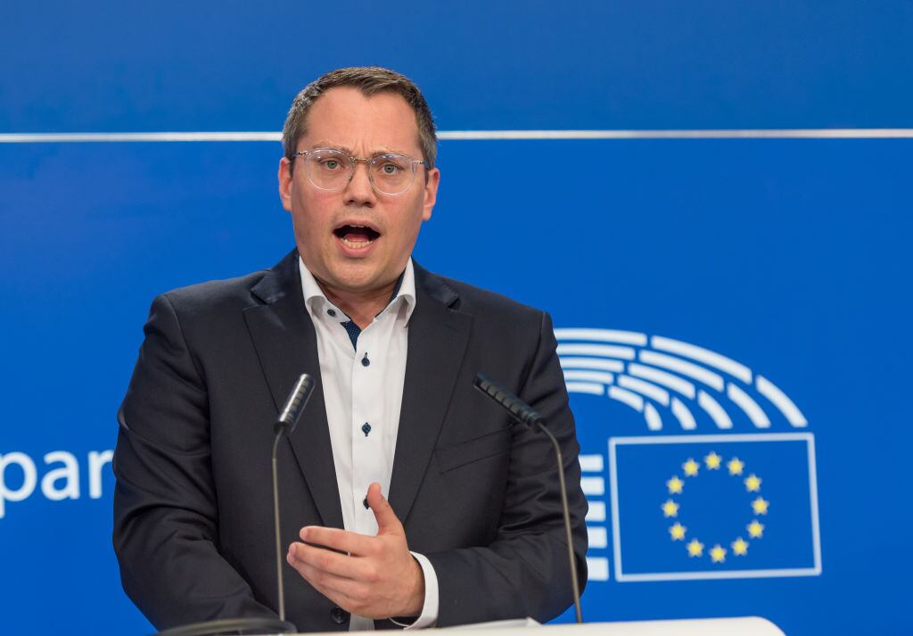 Informes sobre servicios digitales en anticipación de la propuesta de la Comisión de una Ley de Servicios digitales.el comité de mercado interior Establece recomendaciones sobre transparencia, protección del consumidor, inteligencia artificial y lucha contra la difusión de contenidos ilegales en línea