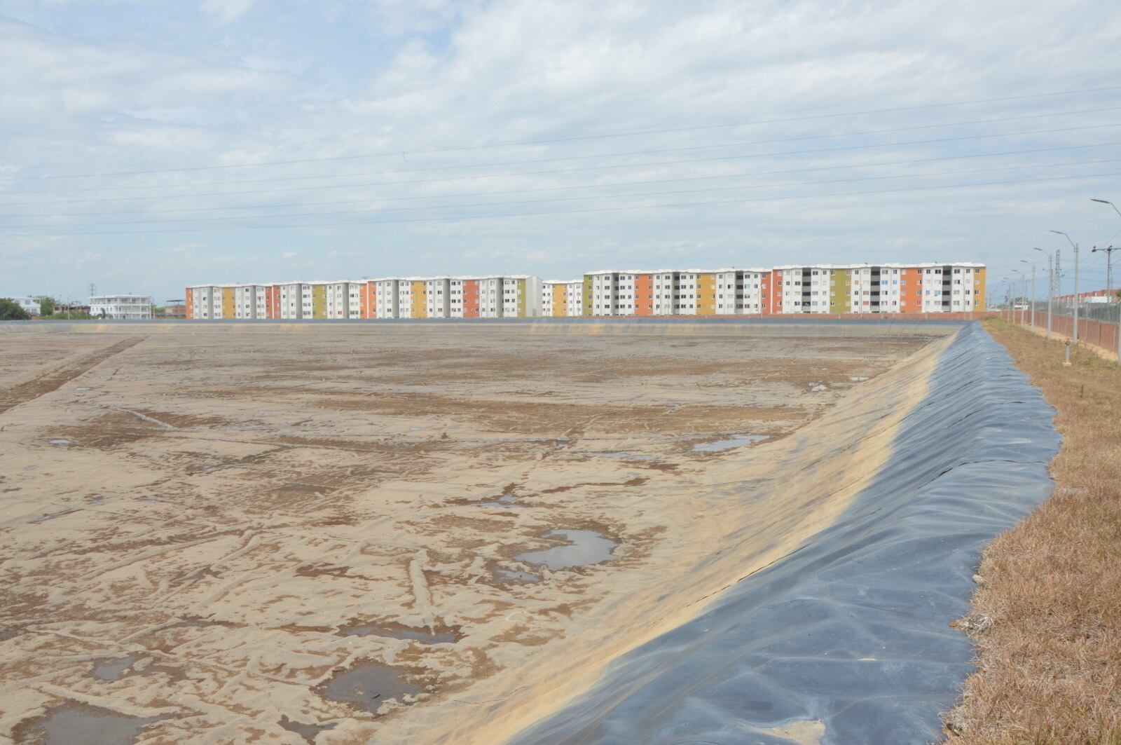 Así luce actualmente el reservorio número 2 de la planta de Puerto Mallarino, debido a que tuvo que ser desocupado.