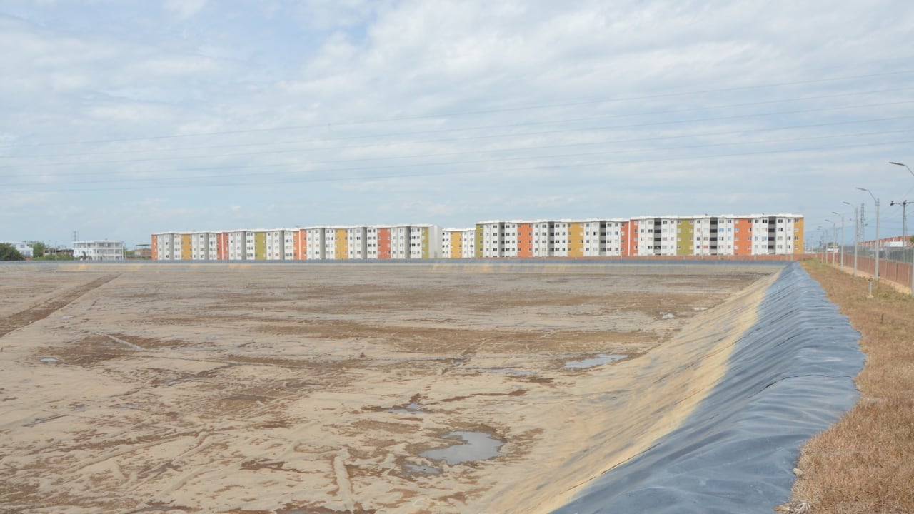 Así luce actualmente el reservorio número 2 de la planta de Puerto Mallarino, debido a que tuvo que ser desocupado.