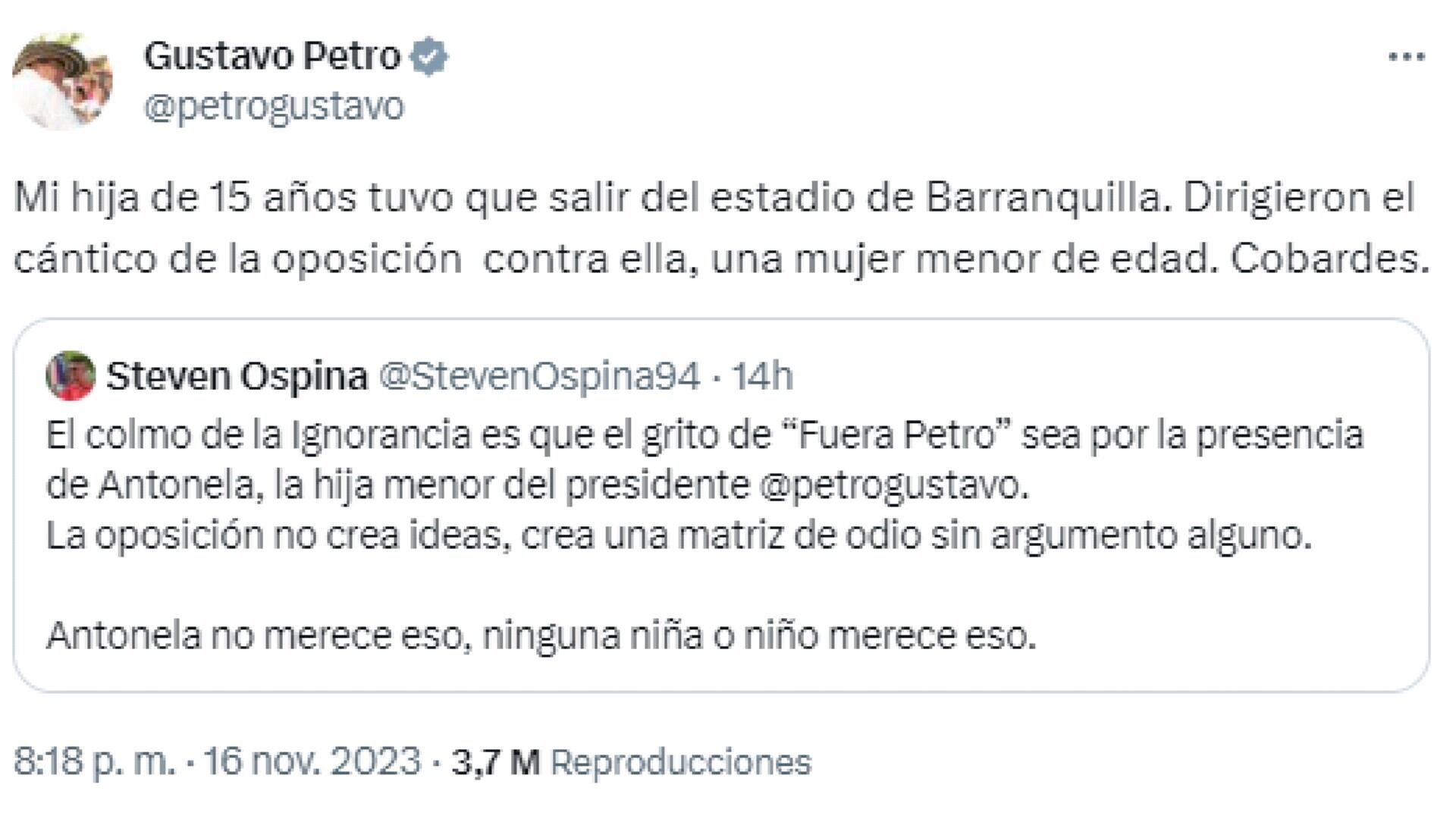 Gustavo Petro reaccionó ante los cánticos en pleno partido.