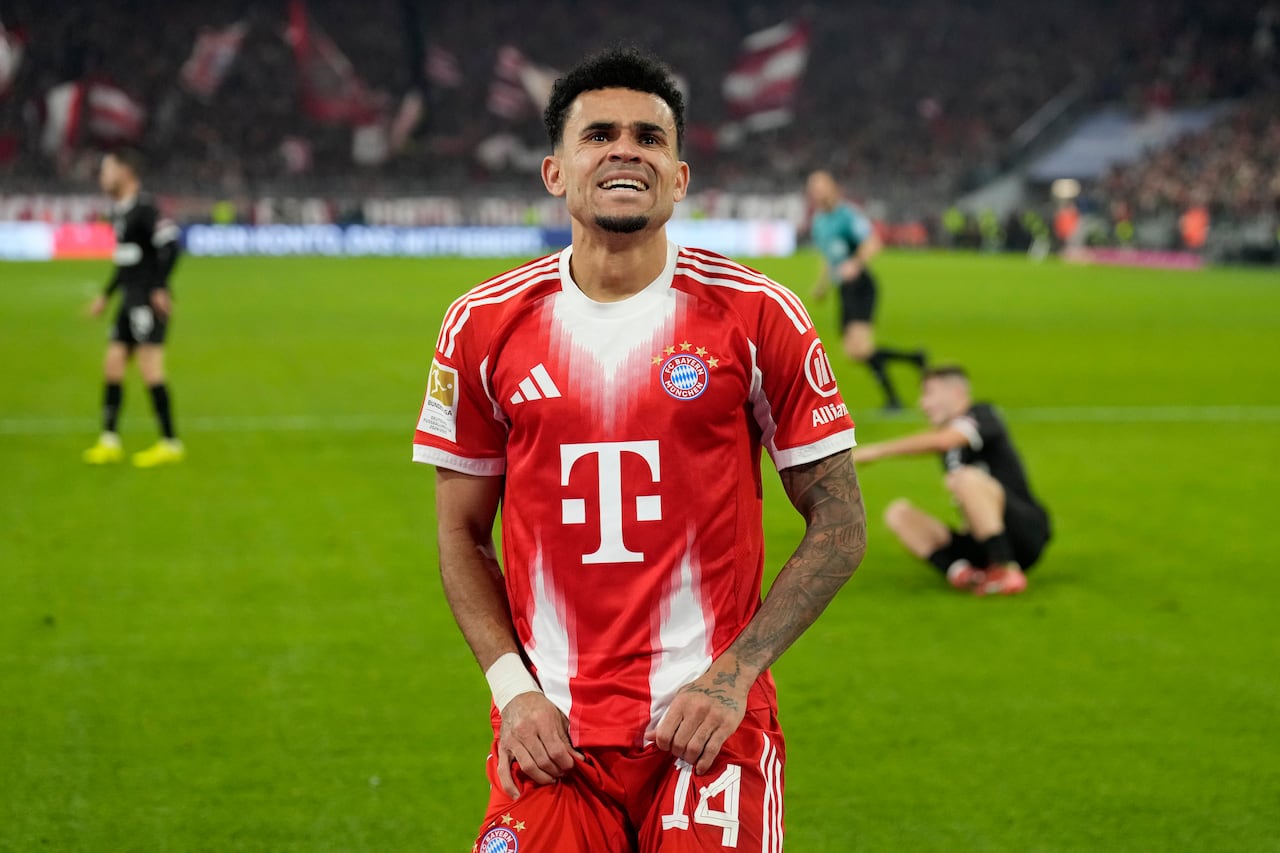 Luis Díaz durante el partido contra el St. Pauli.