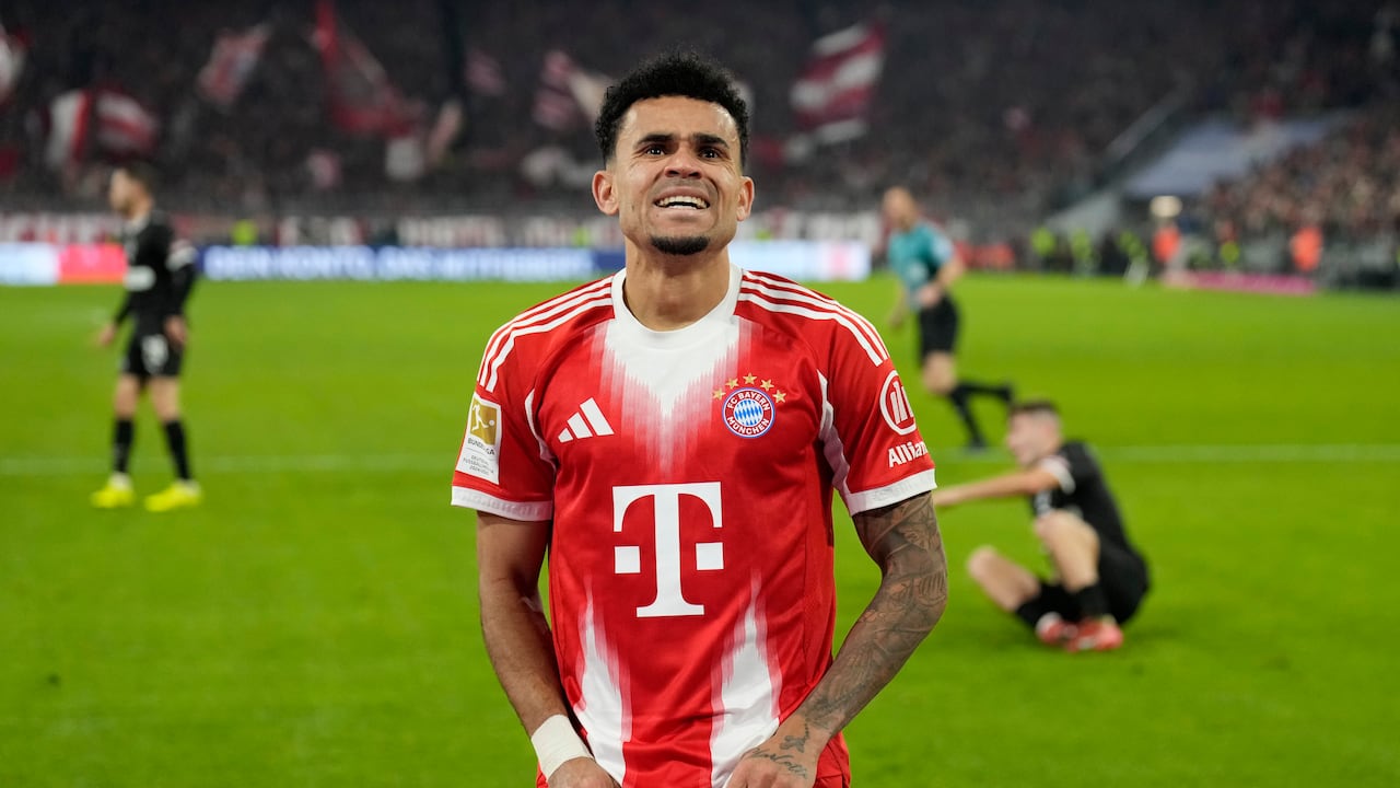 Luis Díaz recibió tarjeta amarilla al minuto 62