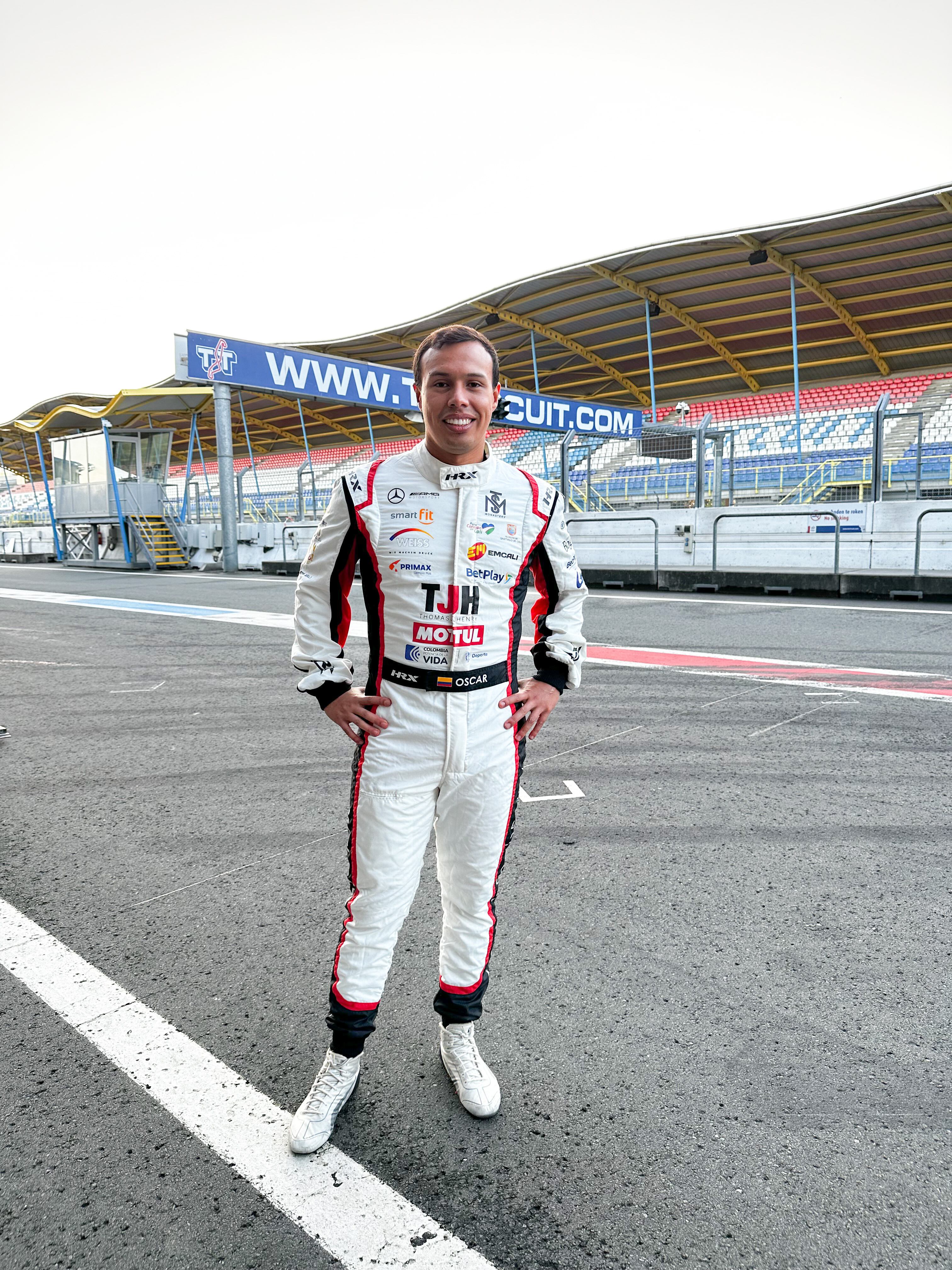 Tunjo es un automovilista caleño que corre en Europa