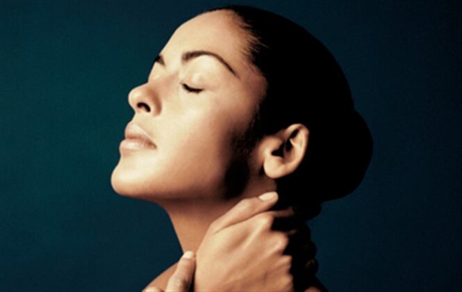 La papada es un exceso de grasa situado debajo de la barbilla que generalmente les agrega años a las personas. (Foto: Thinkstock) 