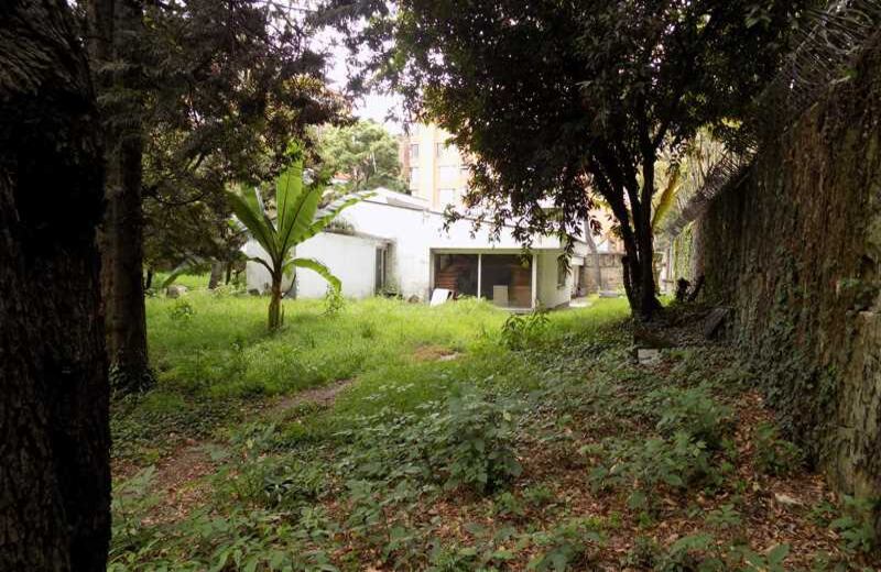 Este es el predio en el barrio Chicó, de Bogotá, actualmente en avanzado estado de deterioro, que pertenecía a El Mexicano. 