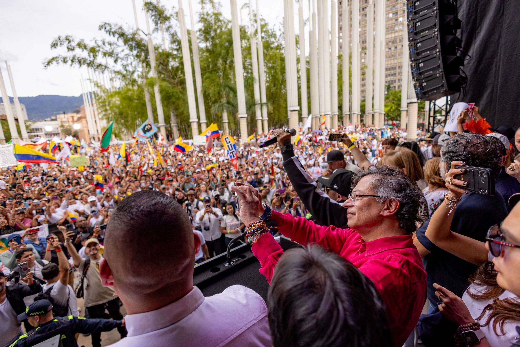 El presidente Gustavo Petro durante un evento en Medellín, en el marco de la conmemoración del Día del Trabajo.
