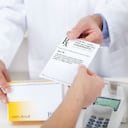 Si tomas medicamentos para la hipertensión, no lo suspendas ni cambies las dosis sin indicación de tu médico. Asiste a controles regulares para vigilar tus cifras tensionales y hacer los ajustes necesarios. Foto: Pantherstock.