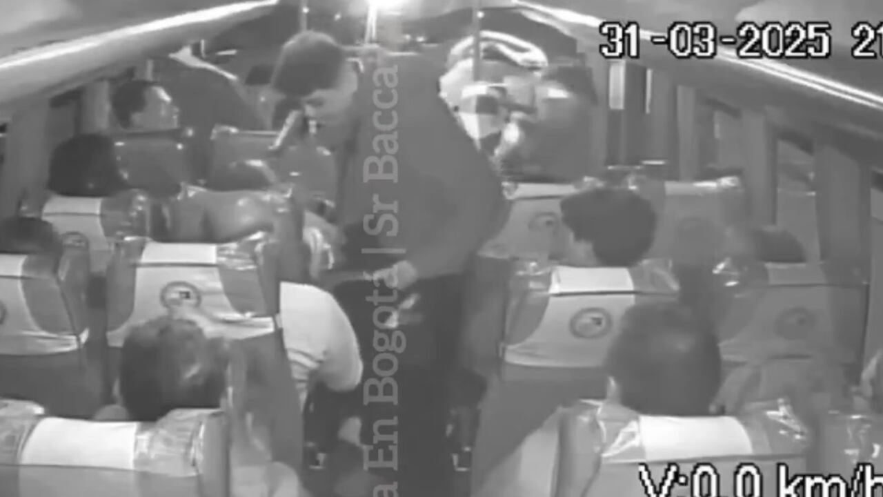 Los sujetos despojaron a los pasajeros de sus pertenencias.