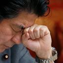 El primer ministro japonés Shinzo Abe reacciona durante una sesión de la cámara alta del Parlamento en Tokio, Japón. (AP)