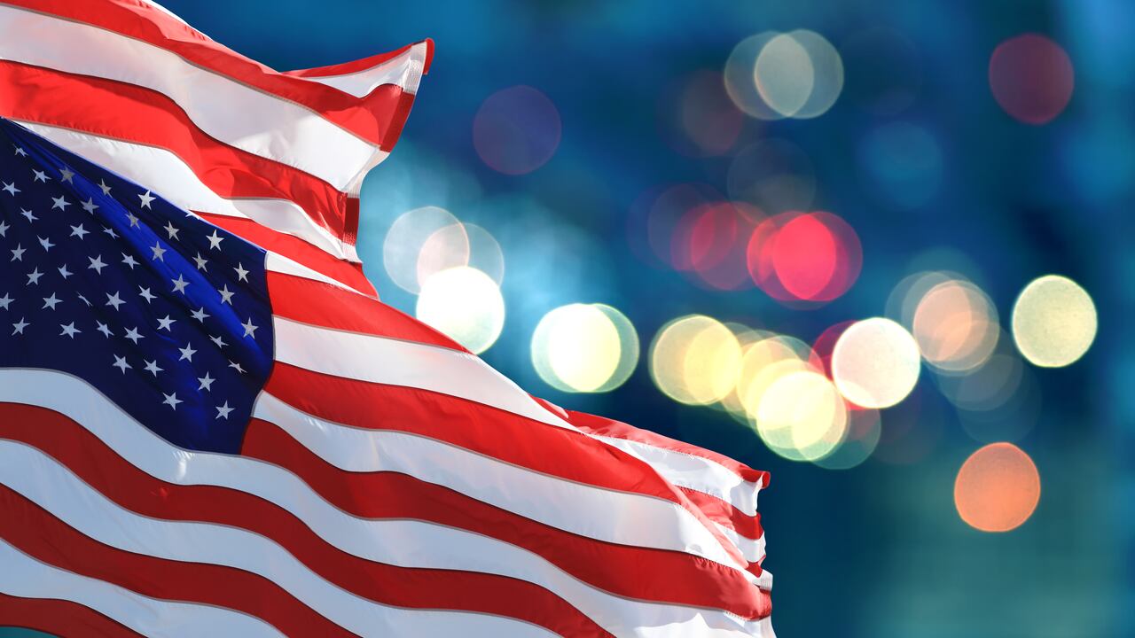 Para llevar a cabo estos procesos los aplicantes deben seguir las normas que están especificadas en los portales de USCIS.