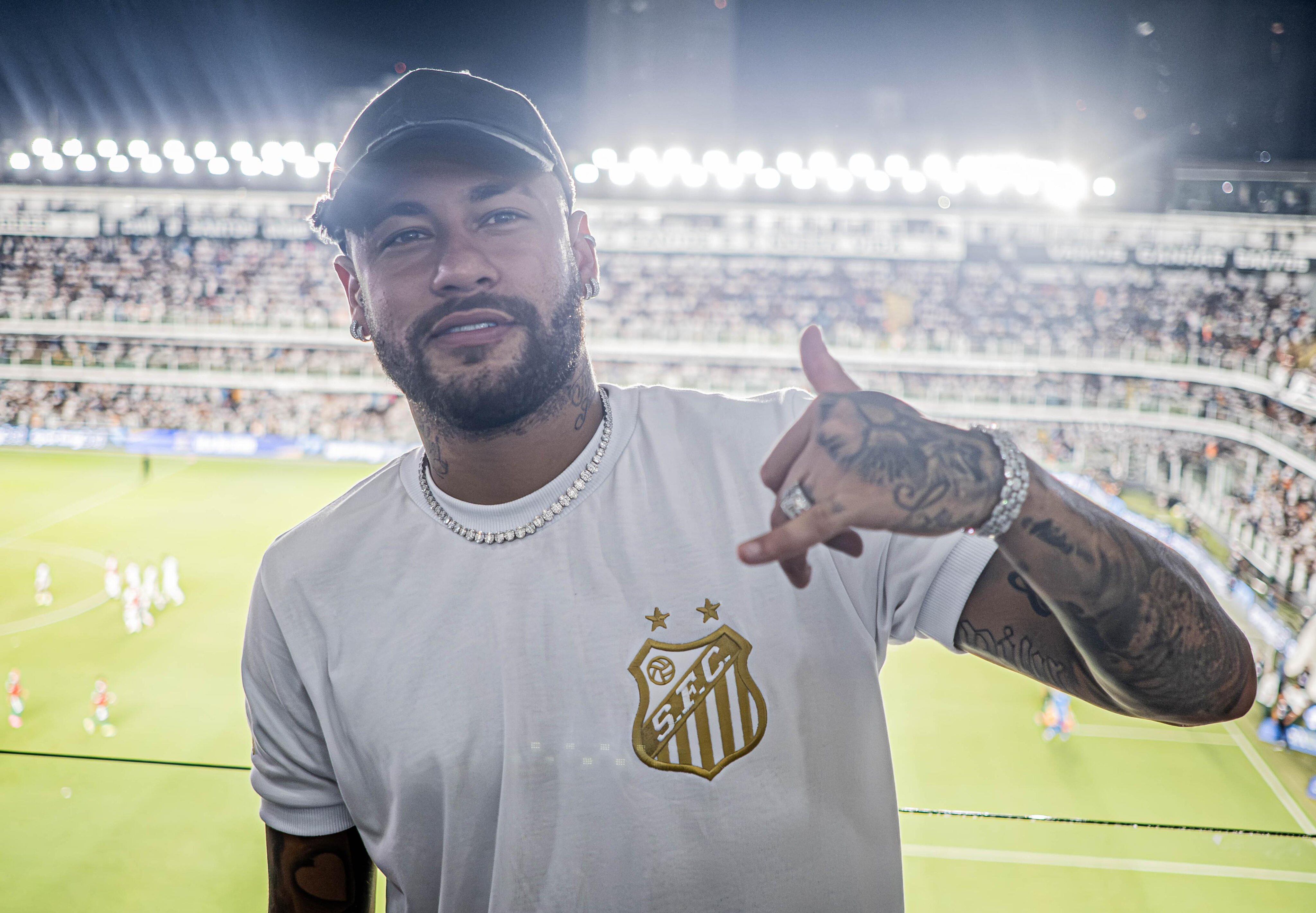 Neymar estuvo en Vila Belmiro viendo a Santos en la final del campeonato paulista