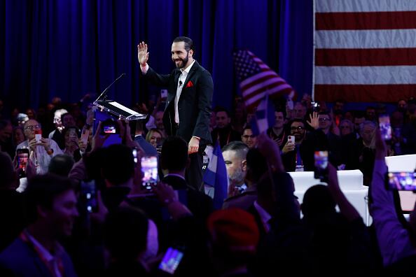 Pero organismos de derechos humanos denuncian detenciones arbitrarias, torturas y muertes en prisión.