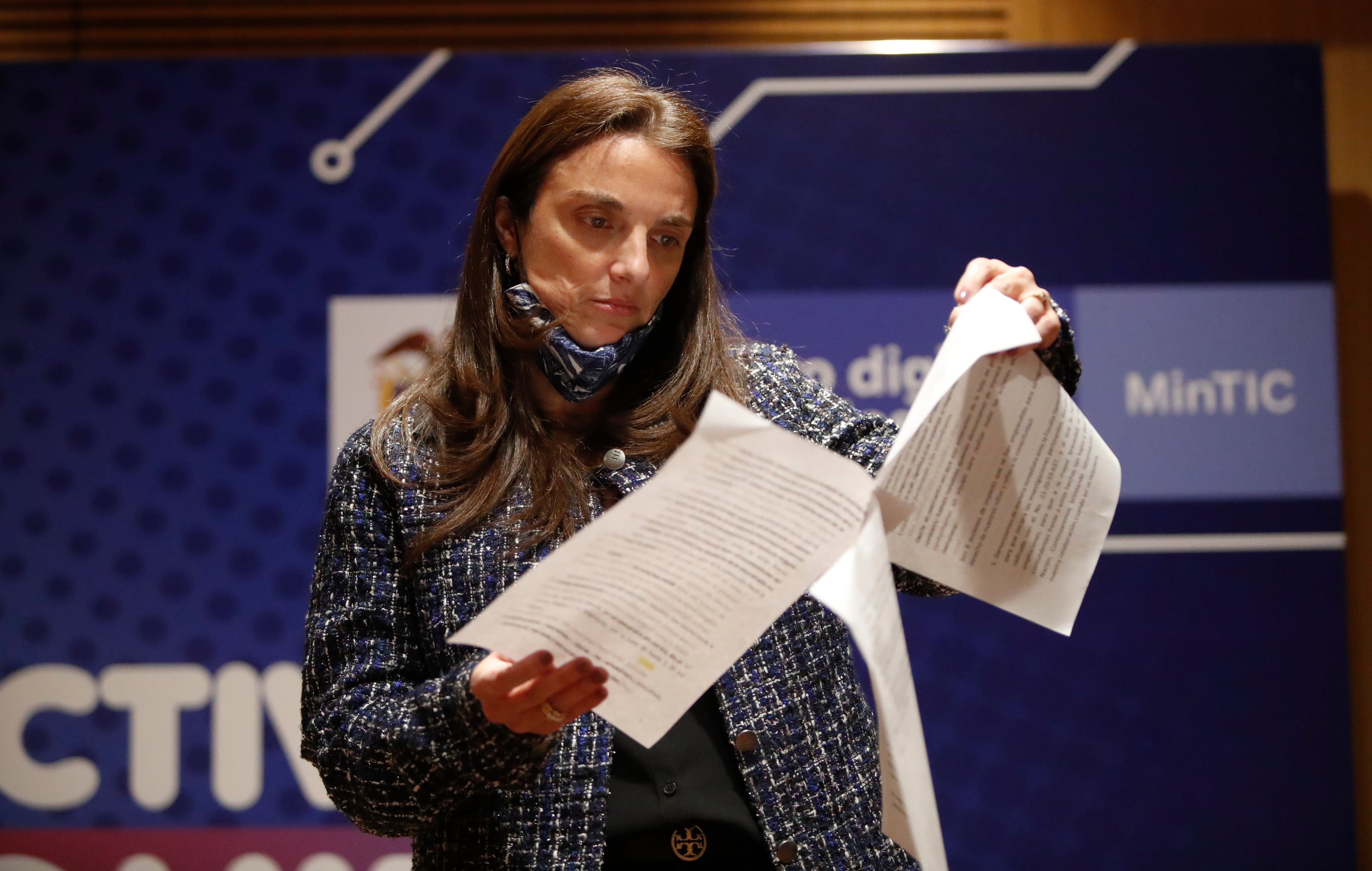 Ministra de Tecnologías de la Información y las Comunicaciones, Karen Abudinen, habla sobre la Unión Temporal Centros Poblados y los 70.000 millones de pesos del anticipo
Bogota agosto 13 del 2021
Foto Guillermo Torres Reina Semana