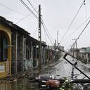 Postes de luz en el suelo, casas sin techo e inundaciones, fueron algunos de los daños que dejó el huracán Ian en la isla de Cuba